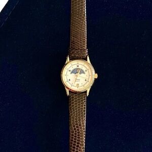 VINTAGE Timex Sun & Moon Watch w Sweep Second Hand, Calendar, Brown Lizard Band